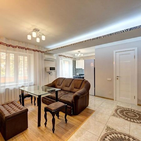 Excellent Apartment Druzhby Narodov Boulevard 3A. Lybedskaya Metro Station 키예프 외부 사진