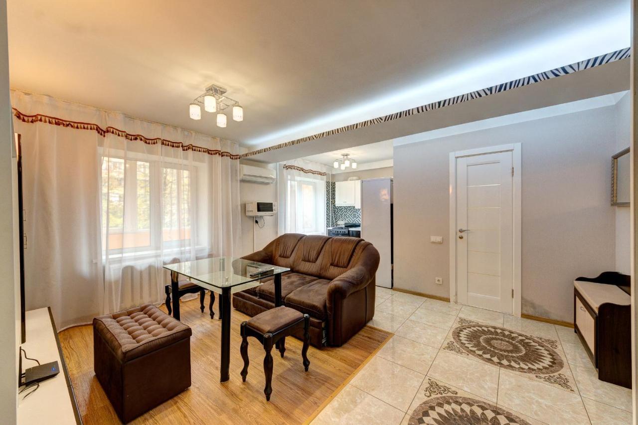 Excellent Apartment Druzhby Narodov Boulevard 3A. Lybedskaya Metro Station 키예프 외부 사진